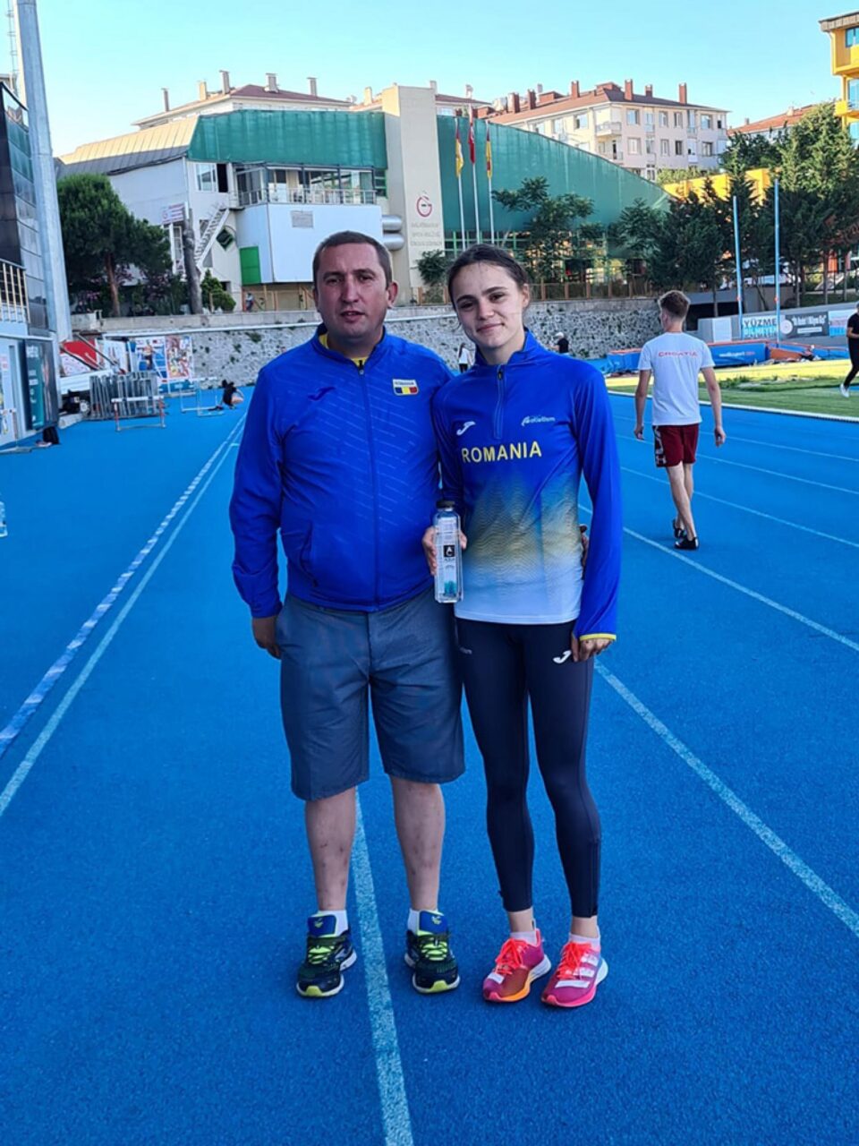 Claudia Ionela Costiuc alături de antrenorul Cristian Prâsneac