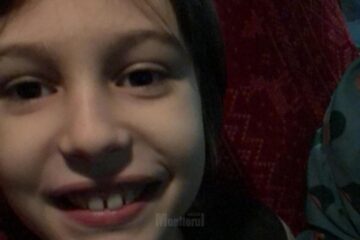 Un copil în vârstă de 9 ani cu autism infantil sever are nevoie de bani pentru terapie