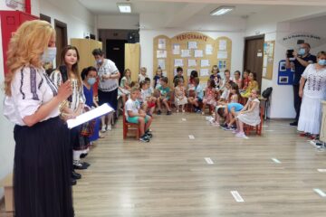 Directoarea Grădiniței din Obcini, Maria Todereanu, la Școala de vară “Vrei să înveți lucruri noi”