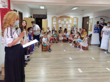 Directoarea Grădiniței din Obcini, Maria Todereanu, la Școala de vară “Vrei să înveți lucruri noi”