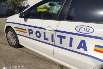 Polițiștii au reperat în trafic, la intrarea în Suceava, mașina cu avarii