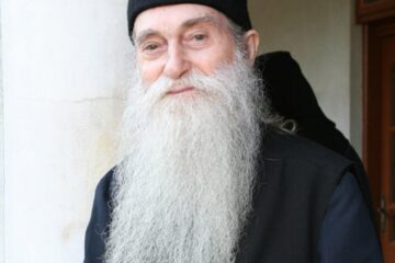 Vorbe de aur ale Părintelui Arsenie Papacioc: „Singură suferința este suprema catedră de teologie”