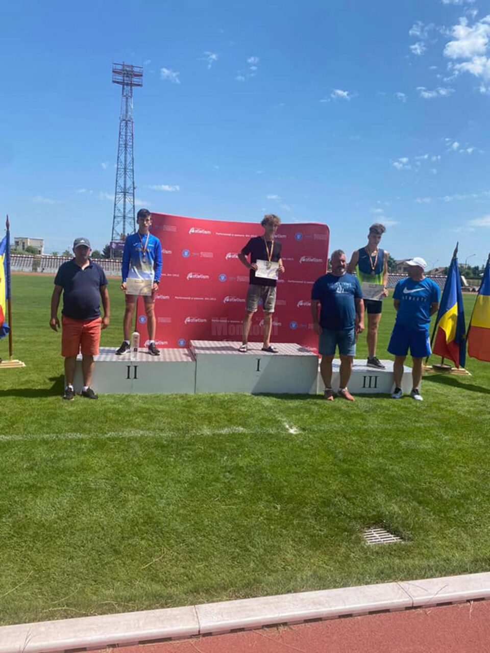 Adelin Pop și Alexandru Prâsneac au ocupat primele două poziții în proba de 800 metri Adelin Pop și Alexandru Prâsneac au ocupat primele două poziții în proba de 800 metri