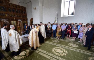 32 de cupluri au ajuns după 50 de ani în fața Sfântului Altar pentru a sărbători „Nunta de Aur”