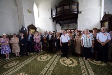 32 de cupluri au ajuns după 50 de ani în fața Sfântului Altar pentru a sărbători „Nunta de Aur”
