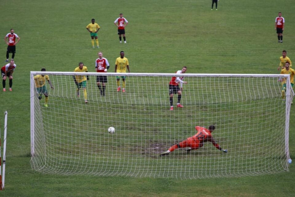 Robert Ciobanu a deschis scorul pentru Șomuz, din penalty. Foto Codrin Anton (Fotosport) Robert Ciobanu a deschis scorul pentru Șomuz, din penalty. Foto Codrin Anton (Fotosport)