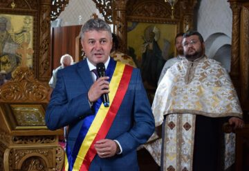 32 de cupluri au ajuns după 50 de ani în fața Sfântului Altar pentru a sărbători „Nunta de Aur”