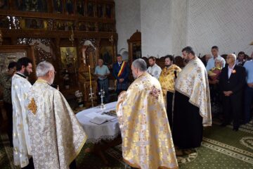 32 de cupluri au ajuns după 50 de ani în fața Sfântului Altar pentru a sărbători „Nunta de Aur”