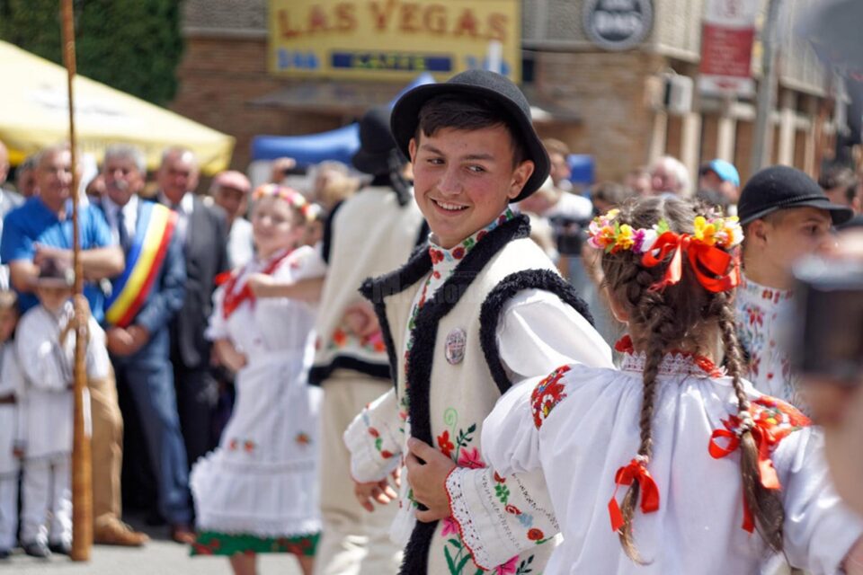 Festivalul Internațional de Folclor "Întâlniri Bucovinene"