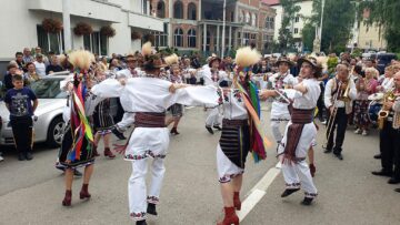 „Întâlniri Bucovinene”, la a XXXII-a ediție, în orașul de la poalele Rarăului