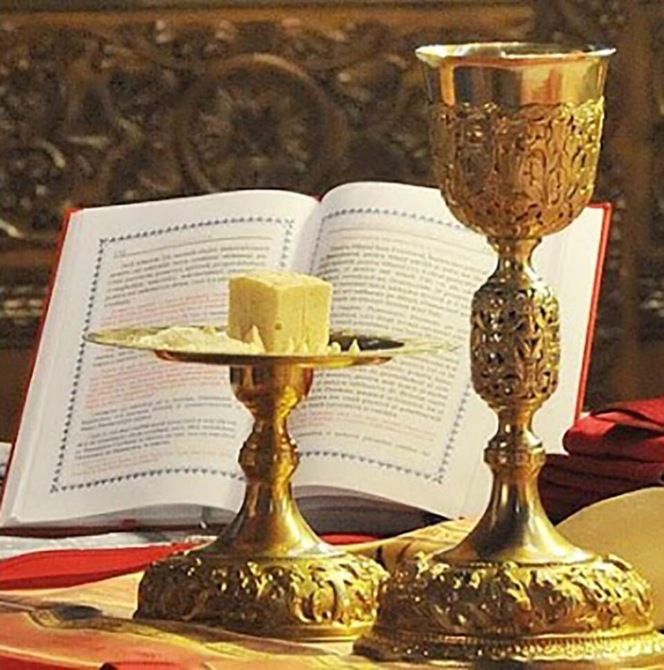 Care este începutul Sfintei Liturghii și ce semnifică el?