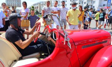 „Roți legendare” - 125 de ani de la apariția primului autovehicul în Fălticeni