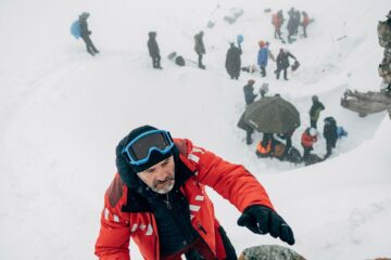 „Tata mută munții” vine în premieră la Sala Cinema Modern a Teatrului Matei Vișniec, vineri 30 iulie