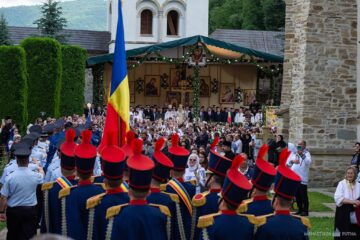 „Credința, adevărata Școală și adevărata Biserică, începe în familie și se desăvârșește apoi, în fiecare dintre noi, prin educație”
