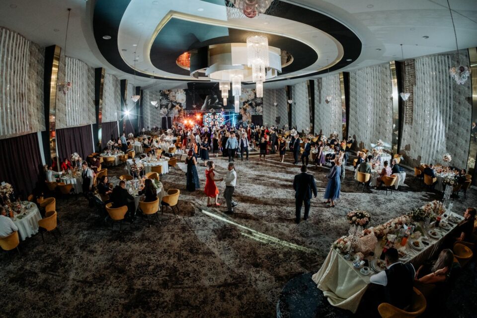 Nunțile cu pînă la 400 de invitați sunt permise de la 1 august - foto www.facebook.comfloricel.adrian.fotograf Nunțile cu pînă la 400 de invitați sunt permise de la 1 august - foto www.facebook.comfloricel.adrian.fotograf