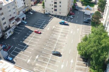 Parcarea din zona Bisericii Sfânta Vineri, reabilitată și extinsă