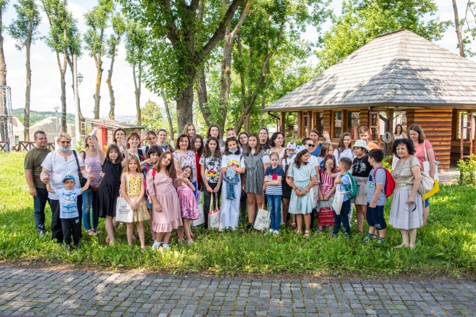 Activități educative și de recreere pentru copii, la Școala de vară francofonă