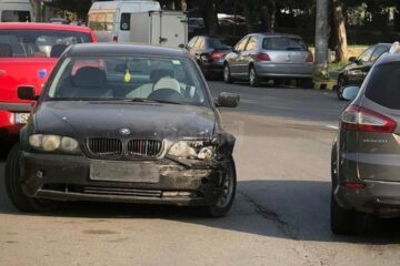 Două mașini s-au ciocnit pe Calea Obcinilor din Suceava