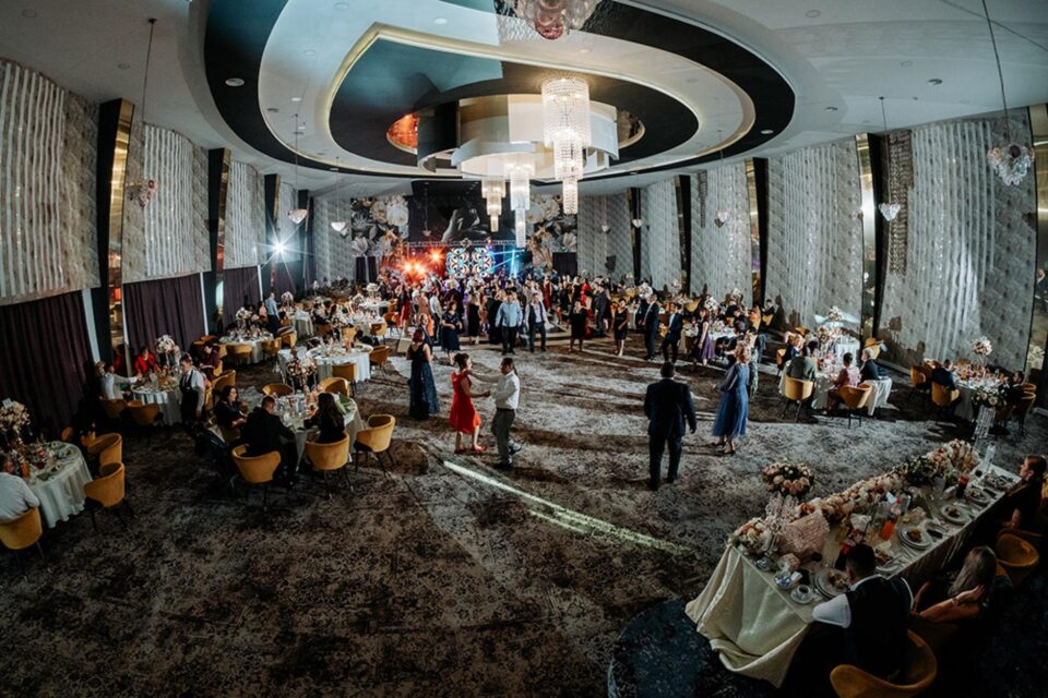 Nunțile cu până la 400 de invitați sunt permise de la 1 august. Foto: floricel.adrian.fotograf Nunțile cu până la 400 de invitați sunt permise de la 1 august. Foto: floricel.adrian.fotograf