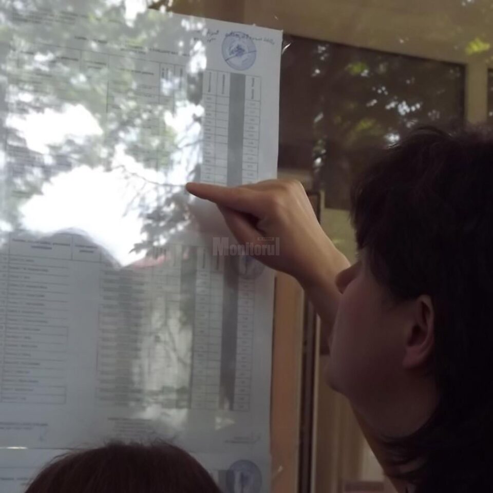 Patru candidați suceveni au obținut 10 la examenul de titularizare înainte de contestații Patru candidați suceveni au obținut 10 la examenul de titularizare înainte de contestații