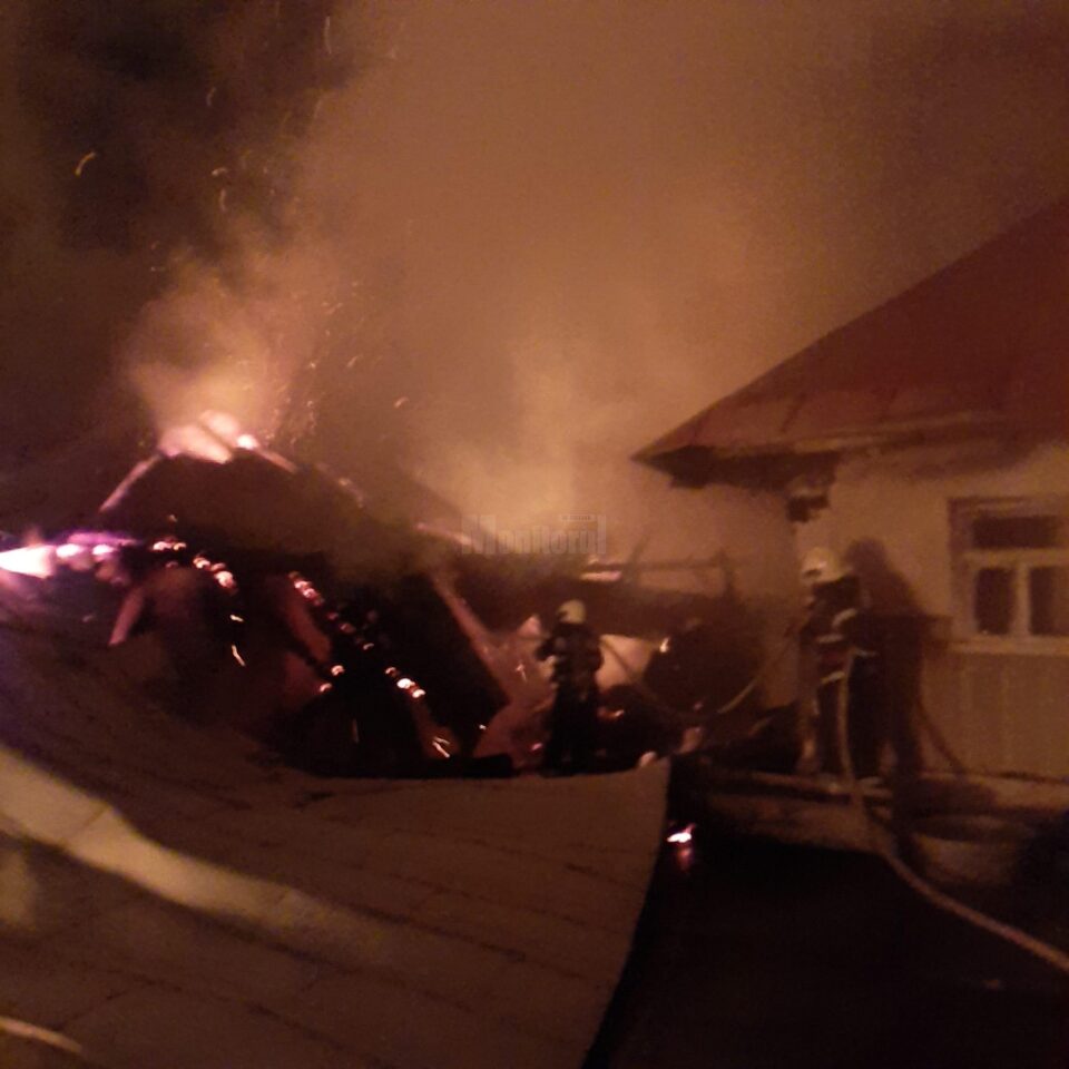 Incendiu s-a manifestat pe o suprafață mare