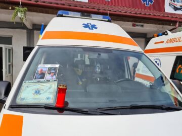 Moment de reculegere în memoria ambulanțierilor Cristian Sorin Stupiuc și Ion Irimescu