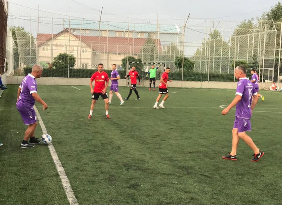 Partidele campionatului de old-boys se joacă la Civica Sport Center