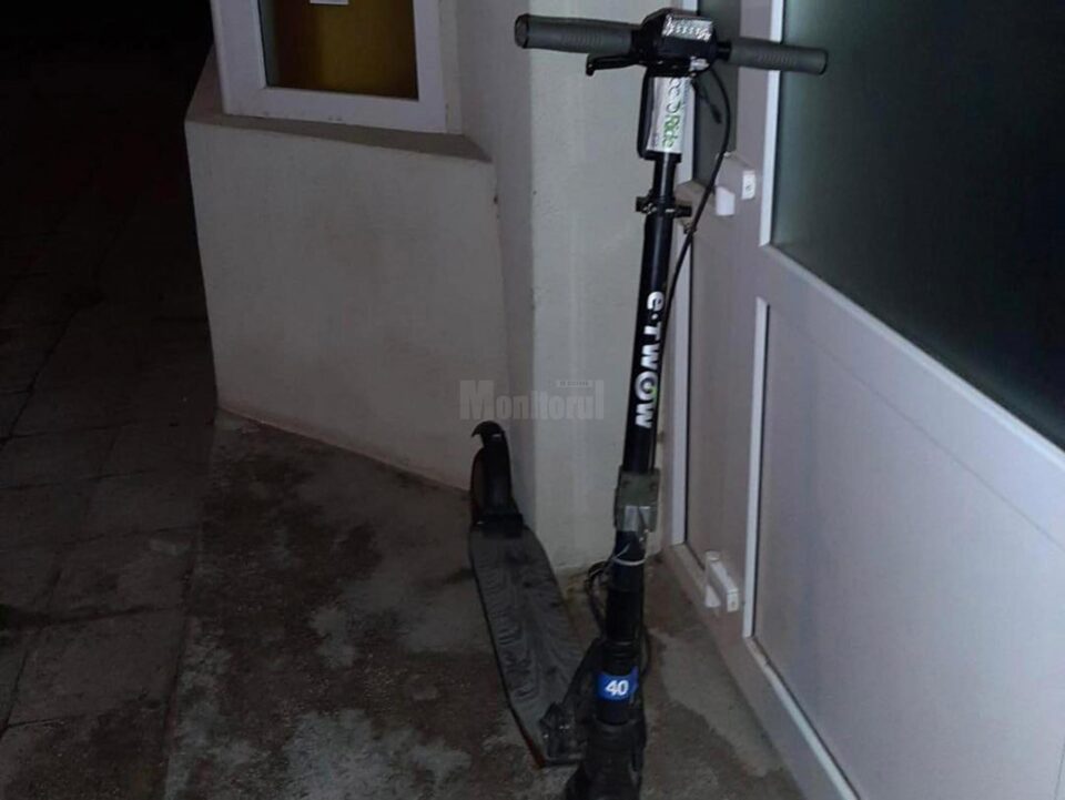 Trotinetele electrice din municipiul Suceava, lăsate la voia întâmplării de cei care le închiriază