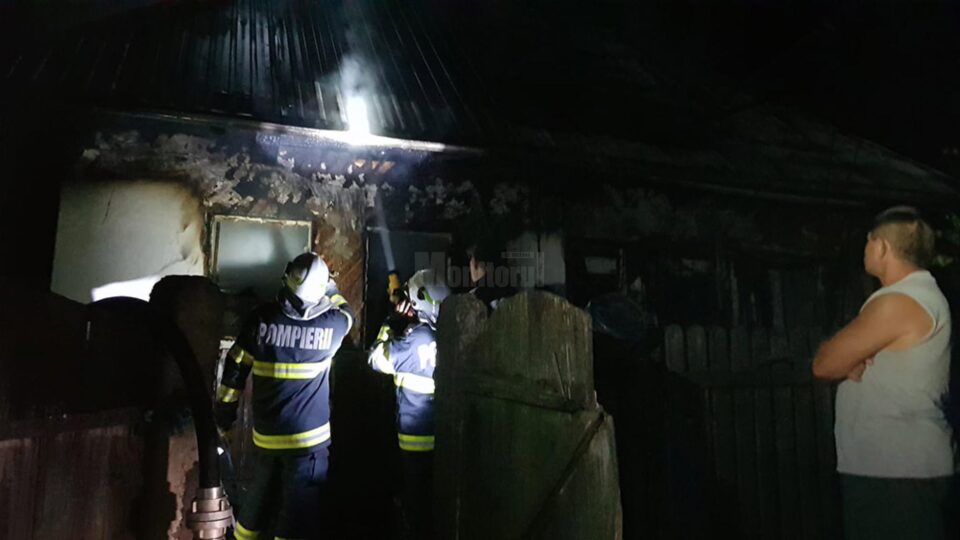 Incendiul de la Bilca a fost provocat de o explozie. Proprietarul este la spital cu arsuri