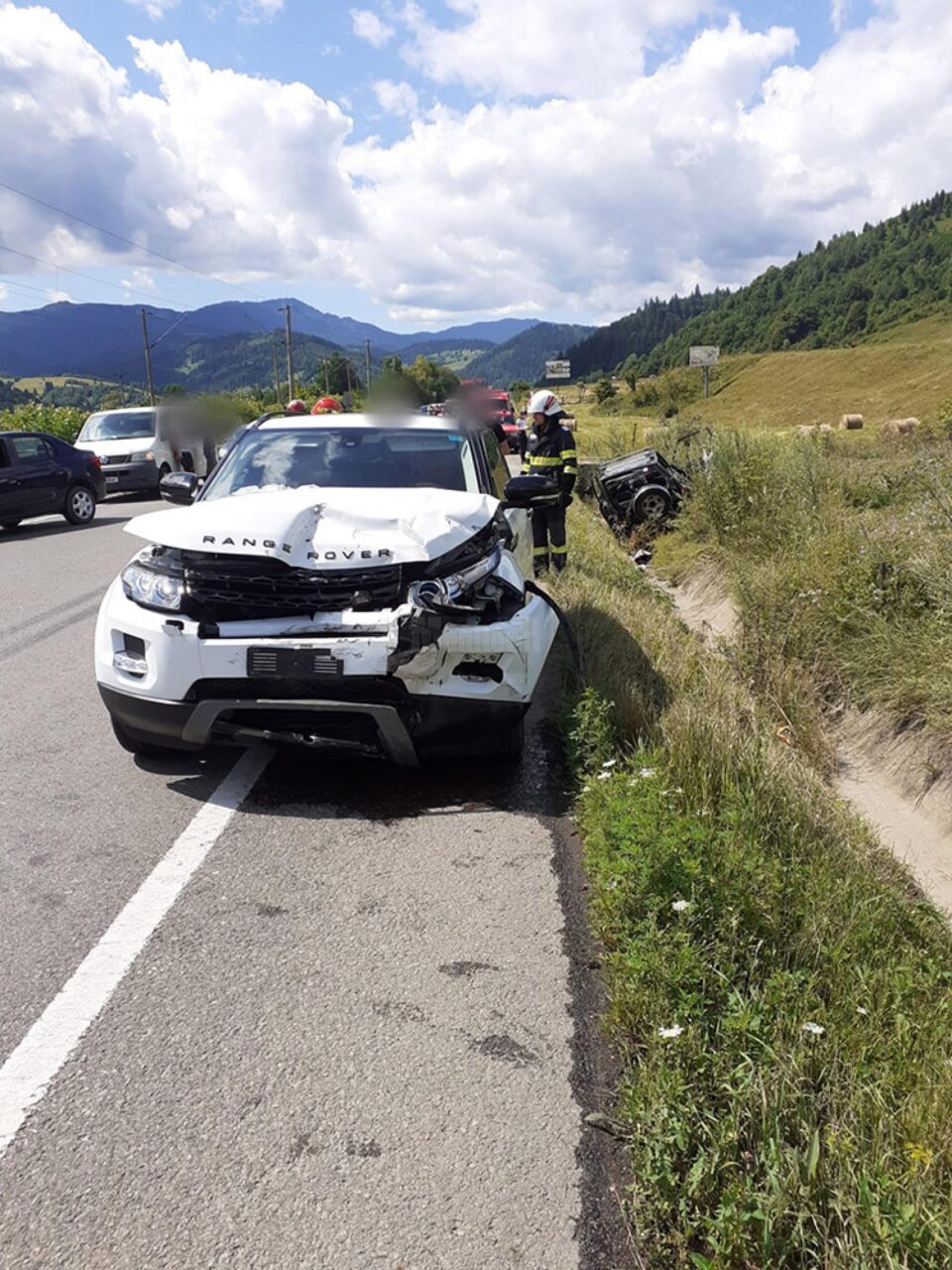 Autoturismul care venea din spate
