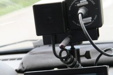 Din cele 106 permise ridicate, 43 au fost suspendate pentru depășirea limitei de viteză