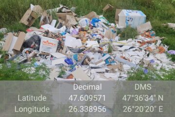 Deșeurile aruncate pe malul râului Suceava