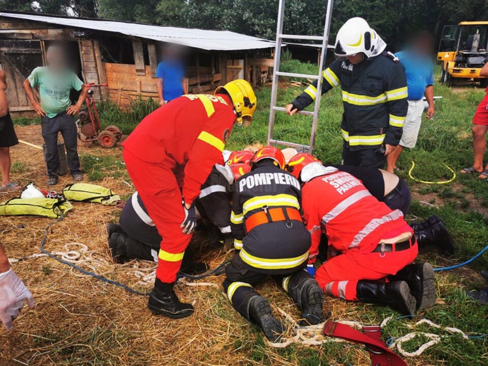Un bărbat a murit și altul a ajuns la spital după ce s-au intoxicat în timp ce curățau o fântână