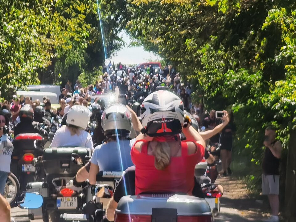 O impresionantă paradă de motociclete la parada Bucovina Motorfest 2021