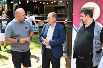 Meșteri populari din toată țara, show gastronomic, muzică și voie bună, la Muzeul Satului Bucovinean