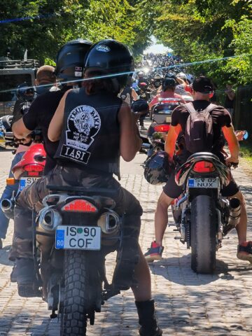 Puzderie de lume și sute de motoare la Bucovina Motorfest – ediție de pandemie
