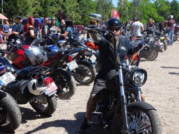 Suceava a găzduit cea mai mare întrunire din Moldova a celor pasionați de motoare, care s-au adunat pe platoul Cetății de Scaun