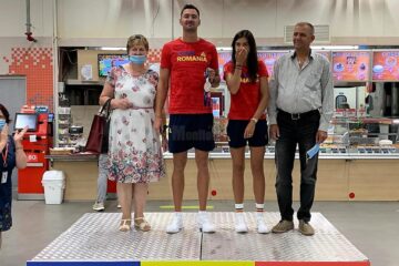 Olimpicii suceveni Marius și Ionela Cozmiuc, sărbătoriți la Auchan Suceava, alături de familia lor și familia Auchan