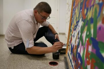 La finalul călătoriei, Răzvan a semnat și el pe panou