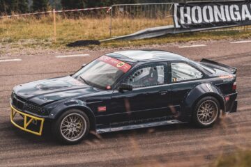 Spectacol cu sute de cai putere și mii de spectatori la etapa națională de drift de pe TransRarău