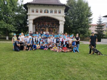 Elevi de la Școala „Ion Creangă” și de la Centrul Social de Zi „Sf. Vineri” Suceava, la școala ,,Prieteni de vară”