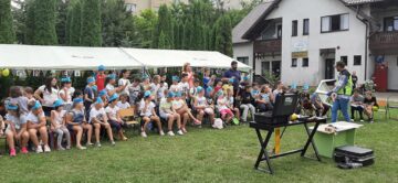 Elevi de la Școala „Ion Creangă” și de la Centrul Social de Zi „Sf. Vineri” Suceava, la școala ,,Prieteni de vară”