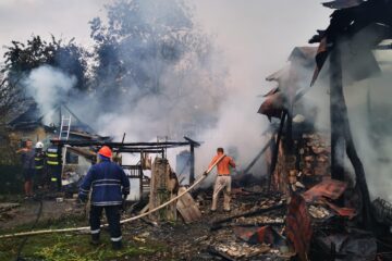 Pagube de 50.000 de lei după incendiul care a afectat o gospodărie din Hănțești