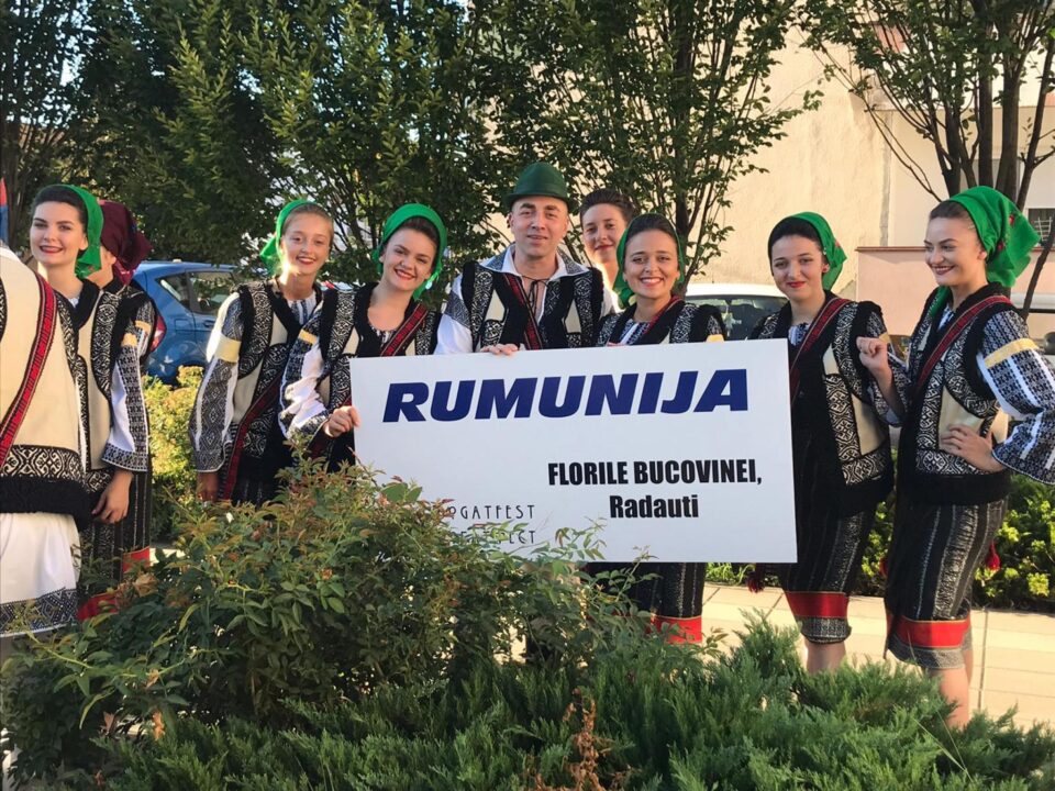 Ansamblul folcloric „Florile Bucovinei” din Rădăuți, apreciat la un festival internațional de folclor din Serbia