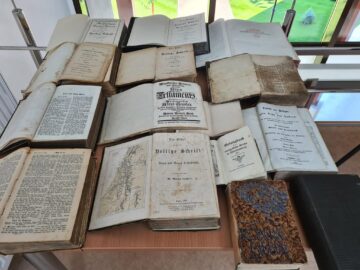 Colecție de Biblii