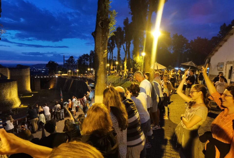 Spectatori au cântat și au dansat alături de ei o oră și jumătate, s-au bucurat împreună de o seară frumoasă de vară și de privilegiul de a participa la concerte