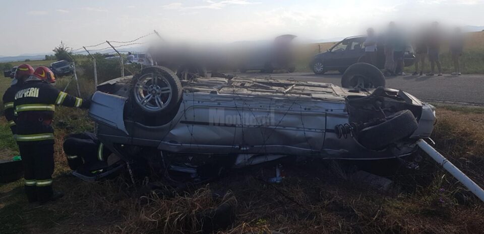 În urma cumplitului accident doi tineri și-au pierdut viața și alți trei au fost răniți