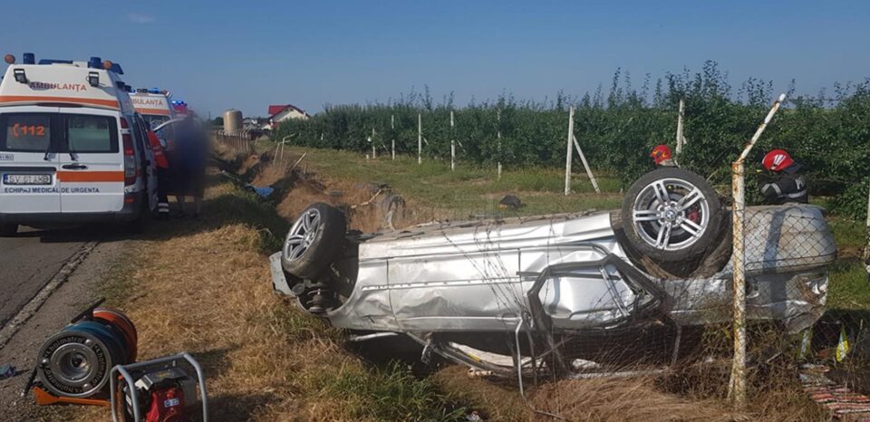 În urma cumplitului accident doi tineri și-au pierdut viața și alți trei au fost răniți