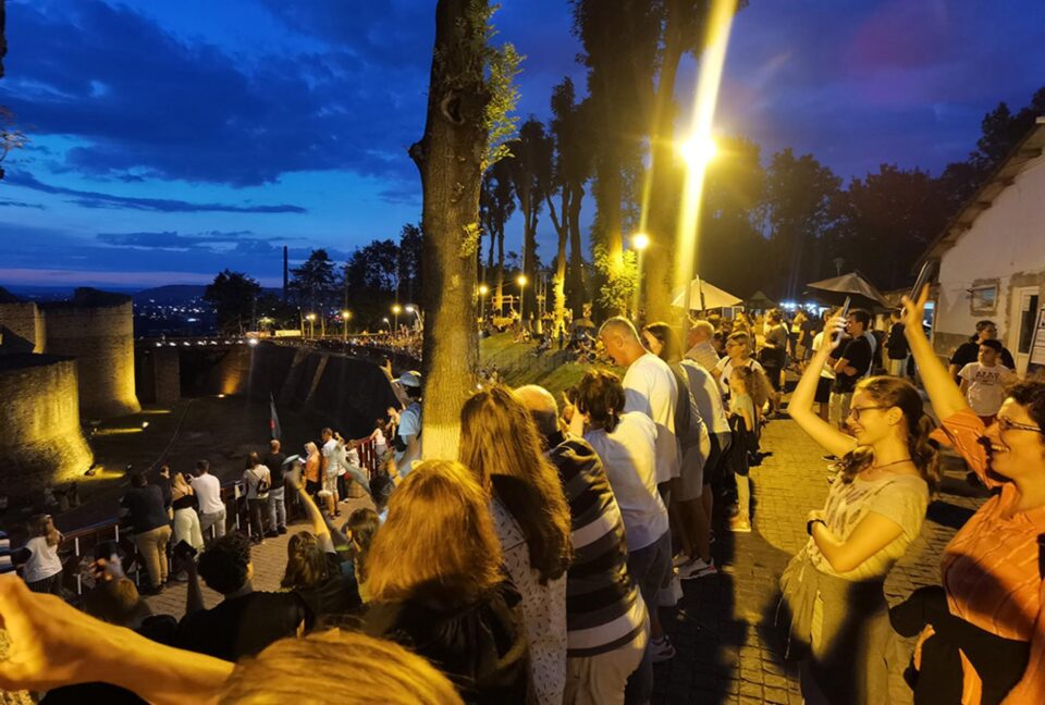 Spectatori au cântat și au dansat alături de ei o oră și jumătate, s-au bucurat împreună de o seară frumoasă de vară și de privilegiul de a participa la concerte