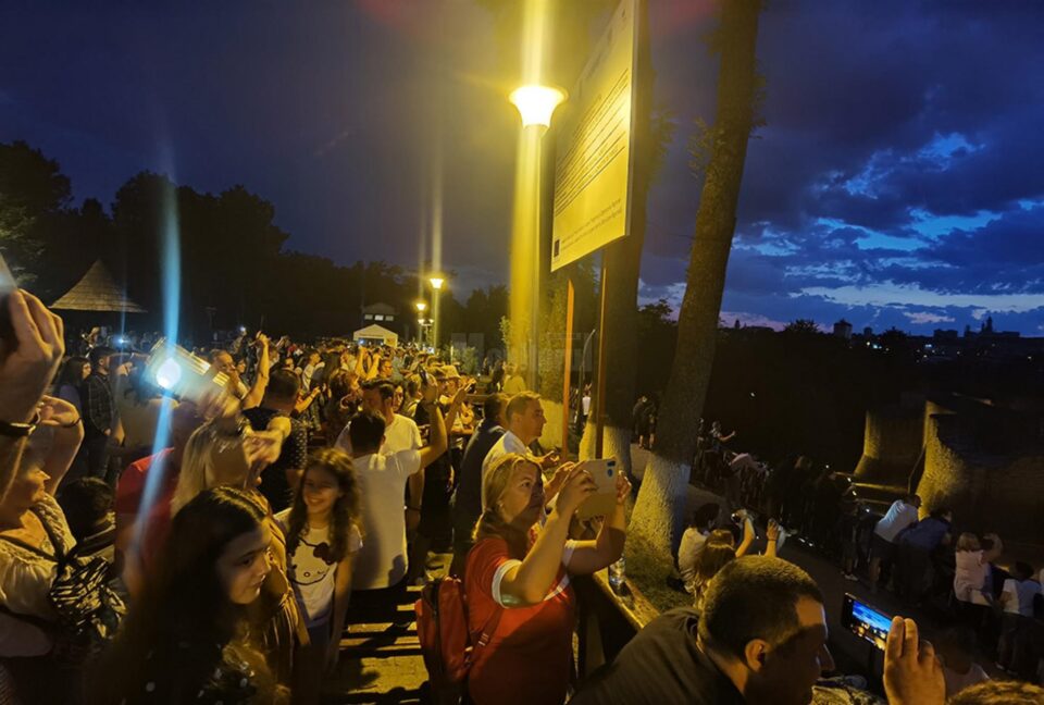 Spectatori au cântat și au dansat alături de ei o oră și jumătate, s-au bucurat împreună de o seară frumoasă de vară și de privilegiul de a participa la concerte